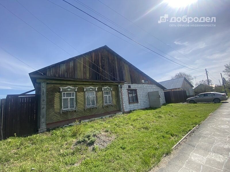 г. Арамиль, ул. Октябрьская, 81 (городской округ Арамильский) - фото дома (2)