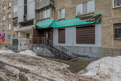 Екатеринбург, ул. Уральских рабочих, 33 (Уралмаш) - фото готового бизнеса