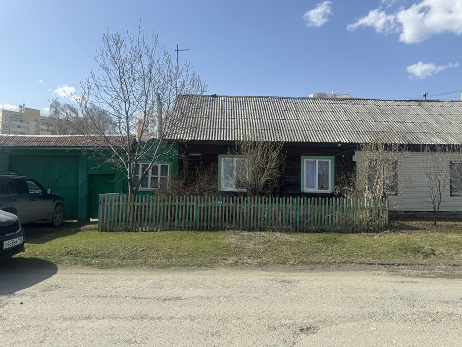 г. Арамиль, ул. Свердлова, 16 (городской округ Арамильский) - фото дома (2)