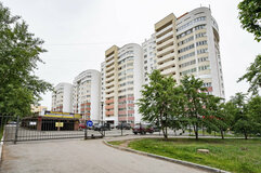 Екатеринбург, ул. Космонавтов, 32 (Эльмаш) - фото квартиры
