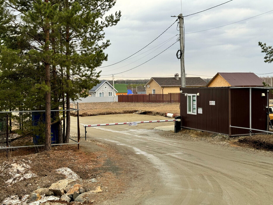 п. Бобровский, ул. Бобровские дачи, 25 (городской округ Сысертский) - фото земельного участка (3)