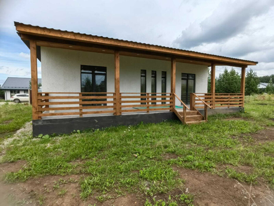 к.п. Зеленые кварталы, д. 2 (городской округ Белоярский, п. Рассоха) - фото коттеджа (1)