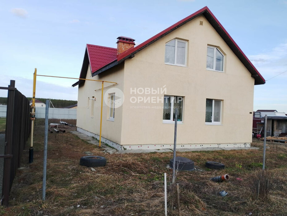 к.п. Крылья, ул. Денежная,   (городской округ Белоярский  д. Поварня) - фото дома (1)