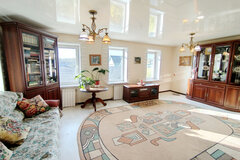 п. Красный, ул. Калинина,   (городской округ Верхняя Пышма) - фото дома