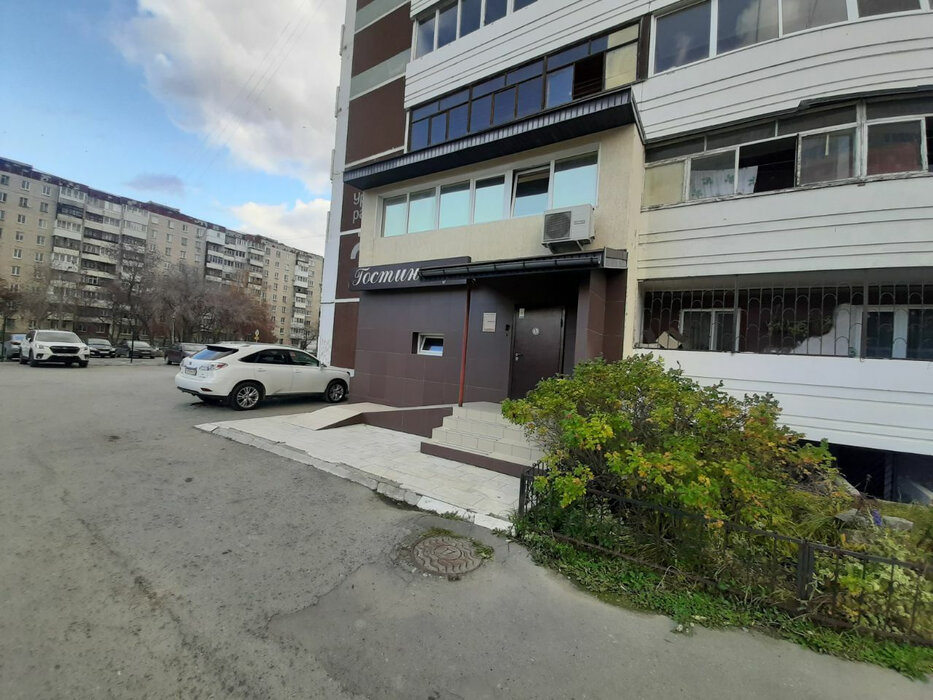 Екатеринбург, ул. Уральских Рабочих, 23 (Уралмаш) - фото готового бизнеса (3)