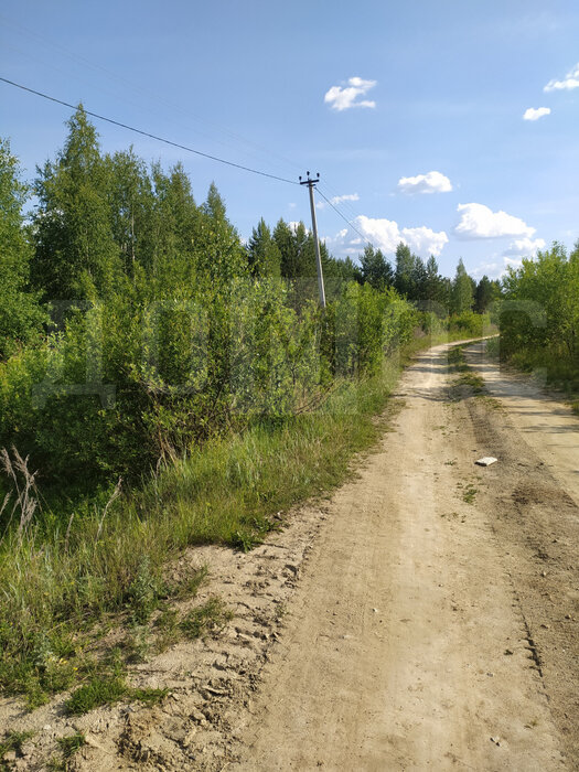 п. Большой Исток, ул. Парковая, 12 (городской округ Сысертский) - фото земельного участка (1)