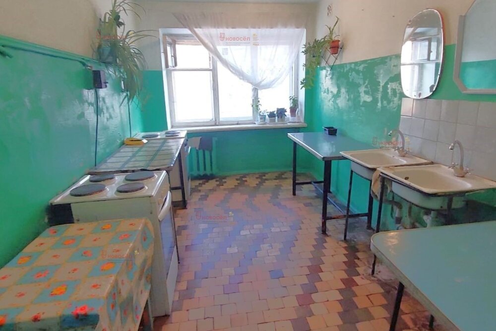 г. Асбест, ул. Челюскинцев, 15 (городской округ Асбестовский) - фото комнаты (8)