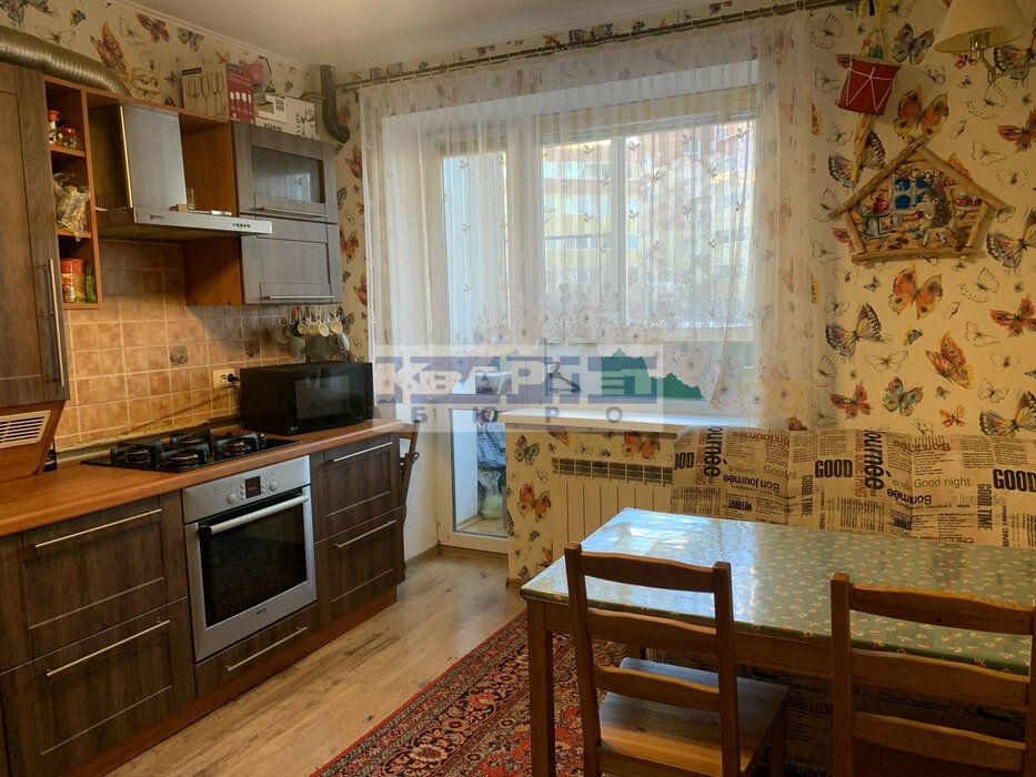 Екатеринбург, ул. Кольцевая, 27 (УНЦ) - фото квартиры (1)