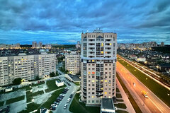 Екатеринбург, ул. Чкалова, 258 (УНЦ) - фото квартиры