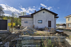 Екатеринбург, ул. Фронтовых радистов, 30 (Лечебный) - фото дома