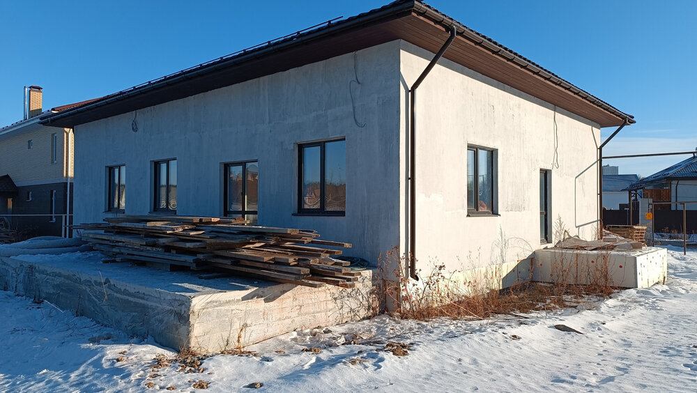 Екатеринбург, ул. Фронтовых радистов, 30 (Лечебный) - фото дома (4)