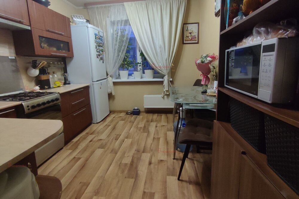 г. Первоуральск, ул. Ленина, 17 (городской округ Первоуральск) - фото квартиры (5)