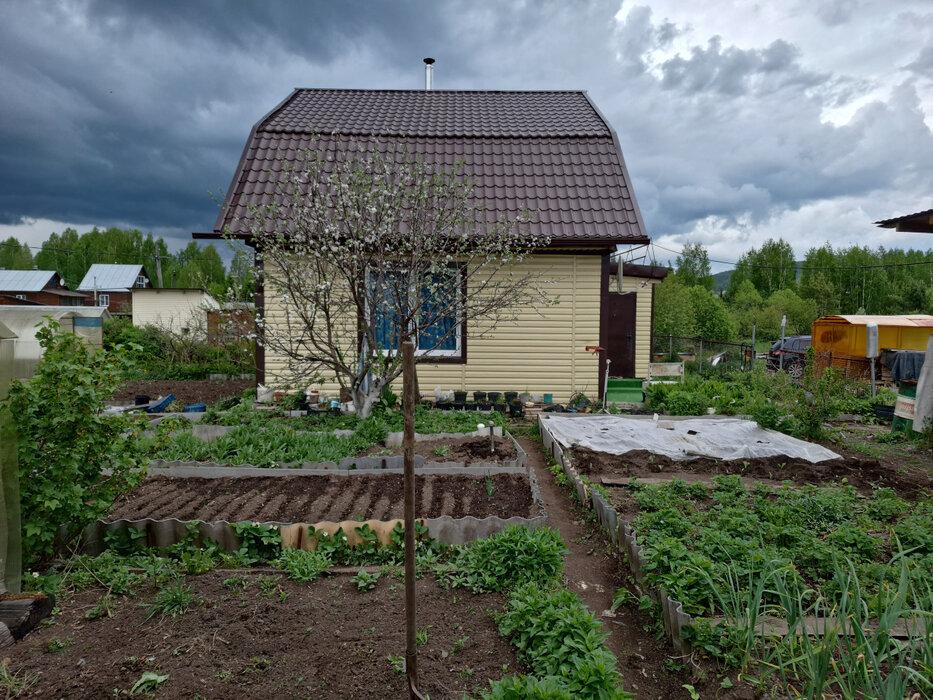 п. Черноисточинск, КС №10 НТМК, ул. 5-я, 153 (городской округ Горноуральский) - фото сада (3)