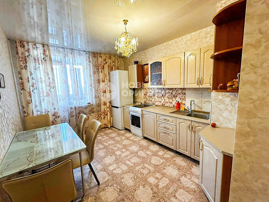 Екатеринбург, ул. Чкалова, 239 (УНЦ) - фото квартиры (1)