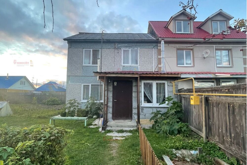 п. Ключевск, ул. Больничная, 40 (городской округ Березовский) - фото дома (2)