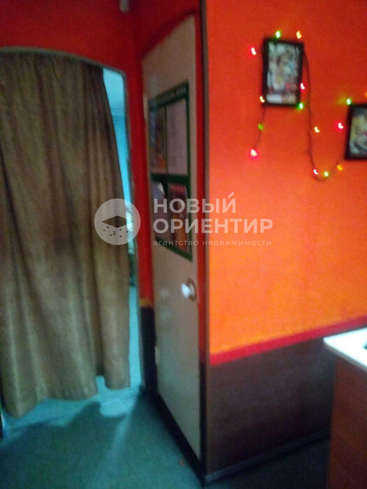 г. Лесной, городской округ Город Лесной, Серовское направление, 240км., ул. Ленина, 130 - фото торговой площади (8)