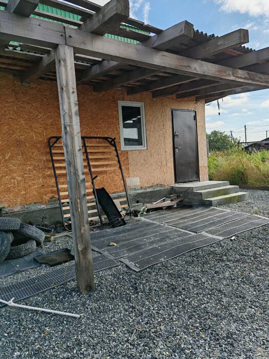 г. Асбест, ул. Белинского, 42 (городской округ Асбестовский) - фото дома (2)