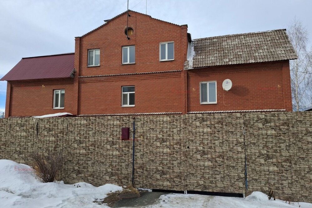 г. Среднеуральск, ул. Уральская, 3Г (городской округ Среднеуральск) - фото таунхауса (3)
