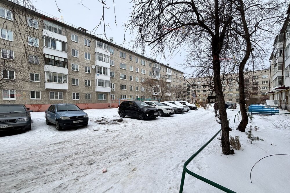 г. Ирбит, ул. Максима Горького, 5 (городской округ Ирбит) - фото комнаты (2)