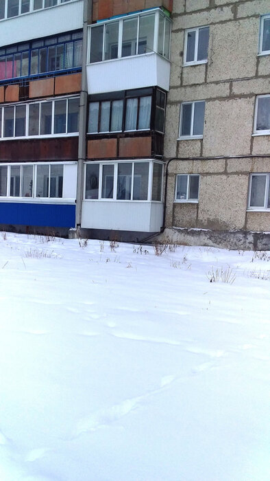 г. Артемовский, ул. Полярников, 33 (городской округ Артемовский) - фото квартиры (1)