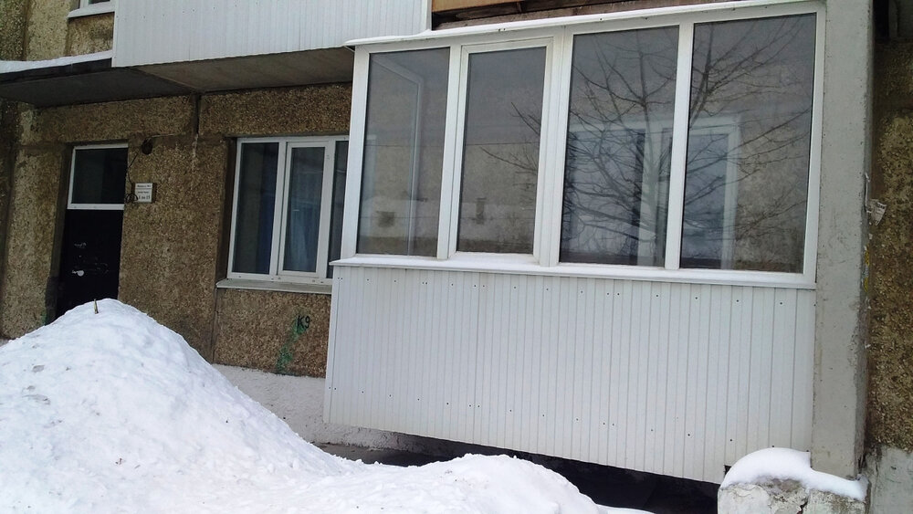 г. Артемовский, ул. Полярников, 33 (городской округ Артемовский) - фото квартиры (2)