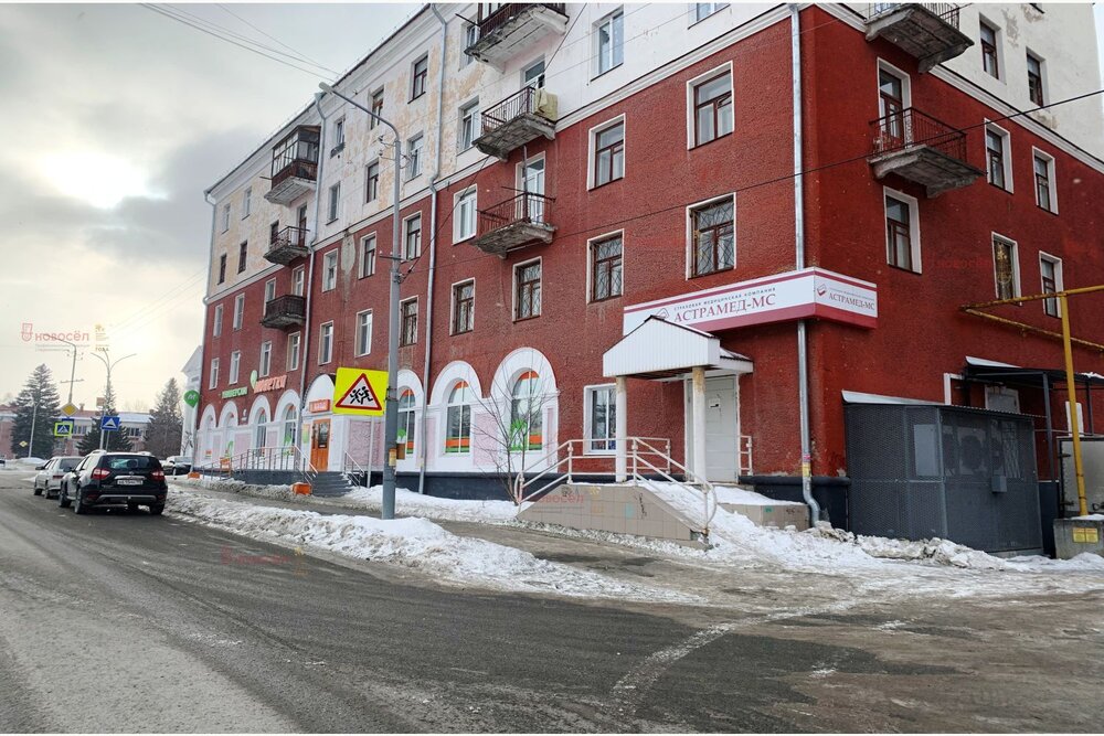 г. Асбест, ул. Уральская, 77 (городской округ Асбестовский) - фото торговой площади (2)
