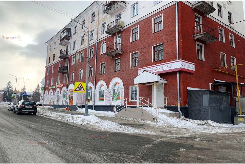 г. Асбест, ул. Уральская, 77 (городской округ Асбестовский) - фото торговой площади (1)