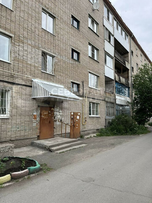 г. Артемовский, ул. Паровозников, 25 (городской округ Артемовский) - фото квартиры (8)