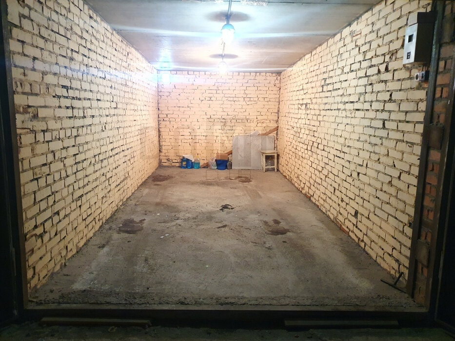 Екатеринбург, ул. Куйбышева, 145А (Шарташский рынок) - фото гаража (2)