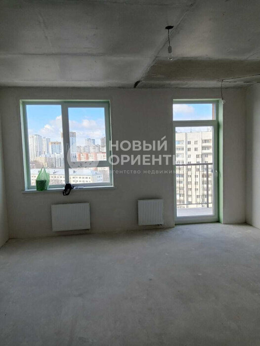 Екатеринбург, ул. Красных Командиров, 1В (Эльмаш) - фото квартиры (8)
