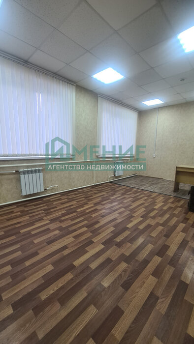 г. Ревда, ул. Энгельса, 57 (городской округ Ревда) - фото торгового помещения (15)