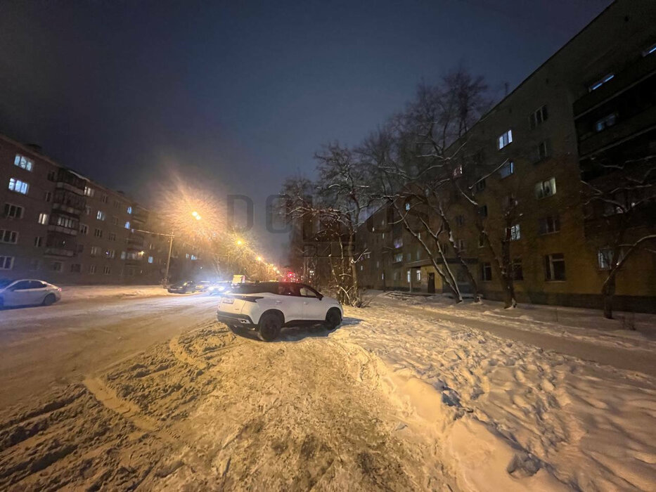 Екатеринбург, ул. Надеждинская, 12г (Новая Сортировка) - фото комнаты (4)
