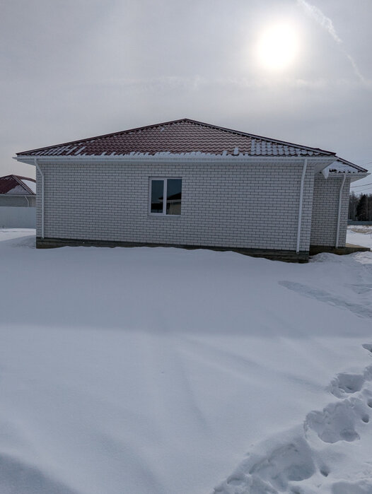 п. Прохладный, ул. Кедровая, 8 (городской округ Белоярский) - фото дома (3)