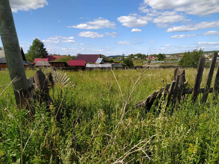 с. Полдневая, ул. Калинина, 23 (городской округ Полевской) - фото земельного участка (1)