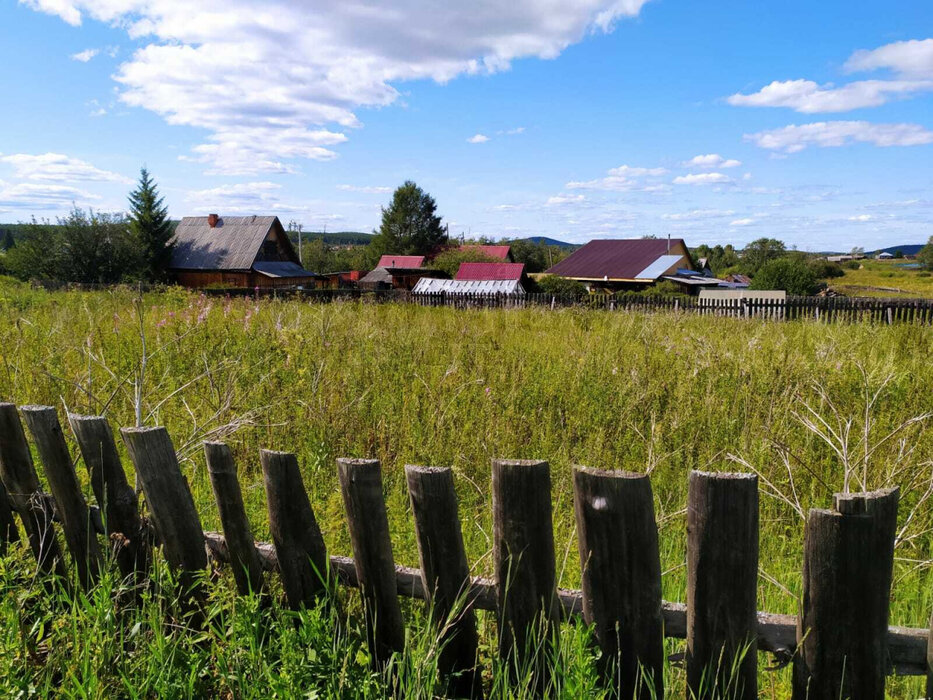с. Полдневая, ул. Калинина, 23 (городской округ Полевской) - фото земельного участка (3)