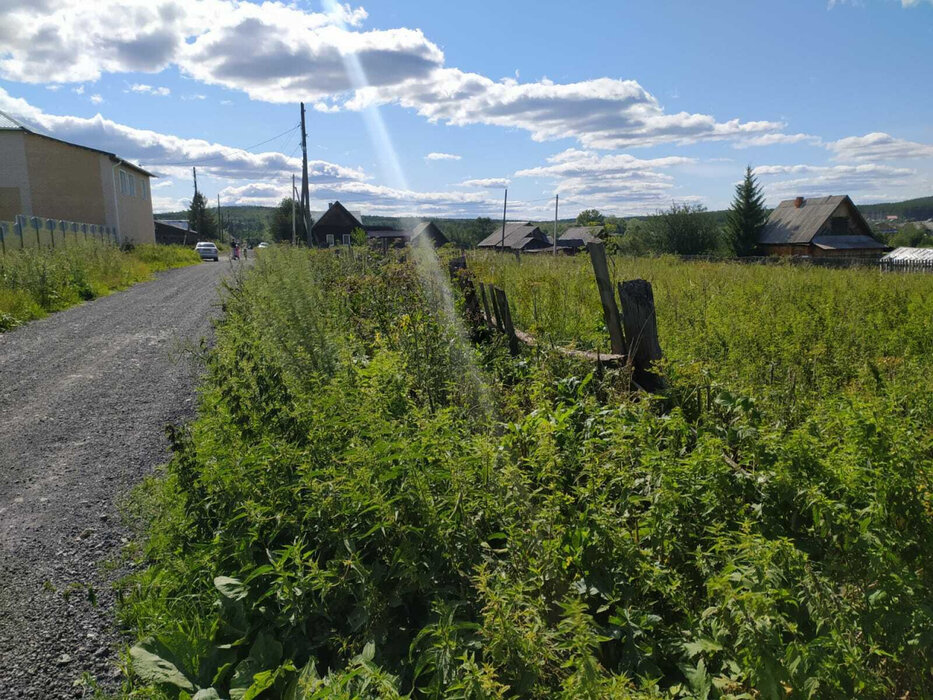 с. Полдневая, ул. Калинина, 23 (городской округ Полевской) - фото земельного участка (8)
