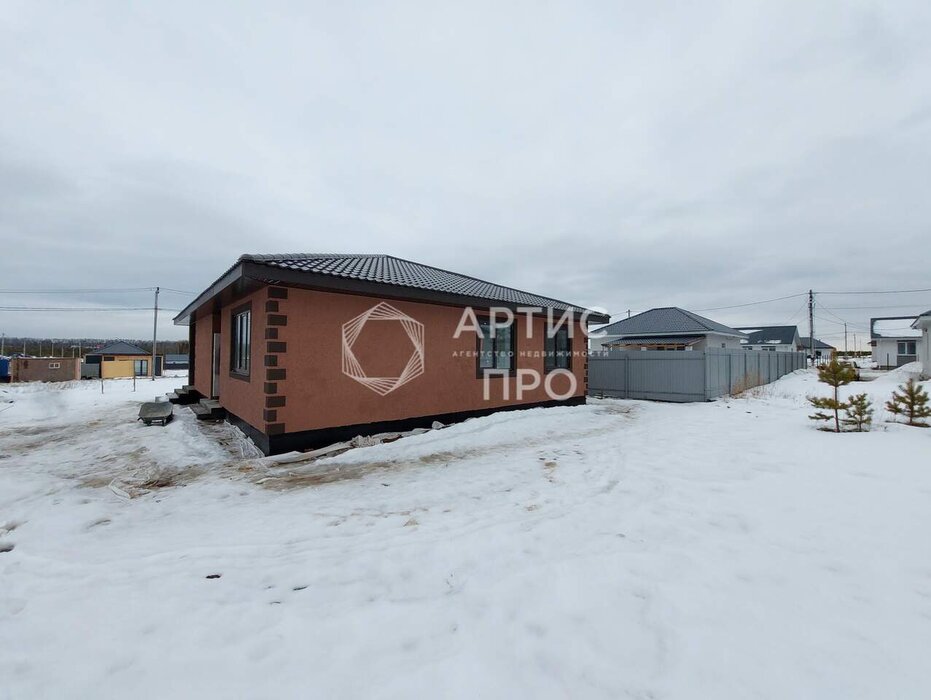 п. Бобровский, ул. Зелёная, 1 (городской округ Сысертский) - фото дома (2)