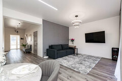 Екатеринбург, ул. Потешный, 3 (Садовый) - фото коттеджа