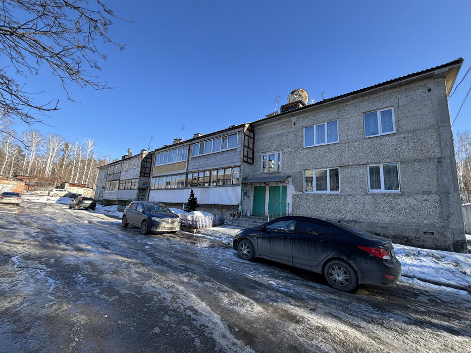 поселок городского типа Белоярский, ул. Санаторий Кристалл, 15 (городской округ Белоярский) - фото квартиры (1)
