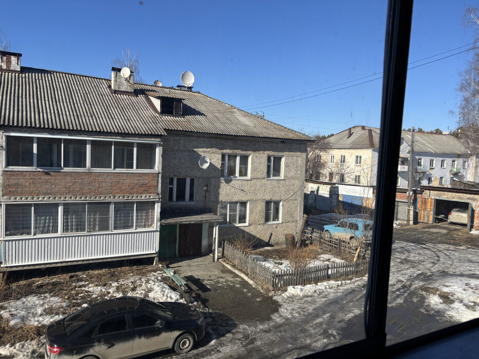 поселок городского типа Белоярский, ул. Санаторий Кристалл, 15 (городской округ Белоярский) - фото квартиры (2)