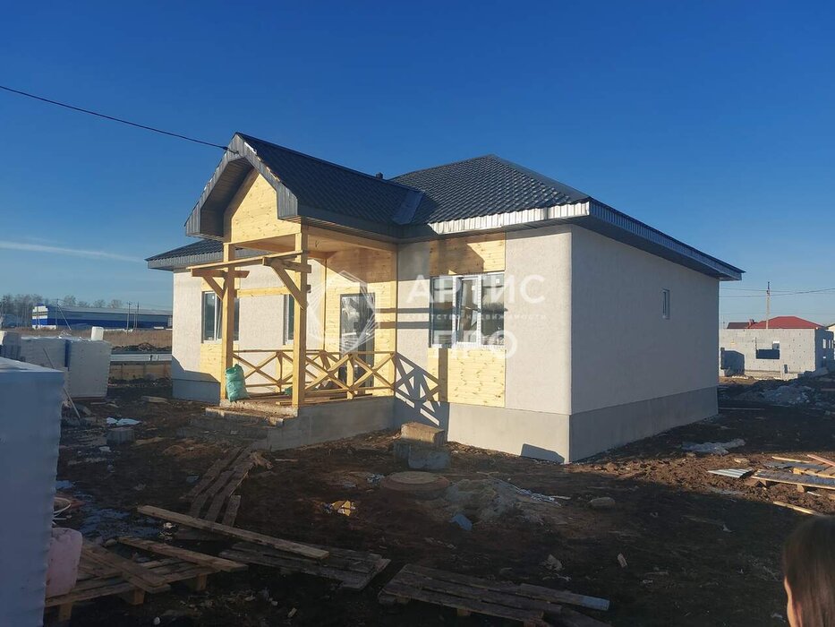 п. Прохладный, ул. Лиственная, 22 (городской округ Белоярский) - фото дома (1)