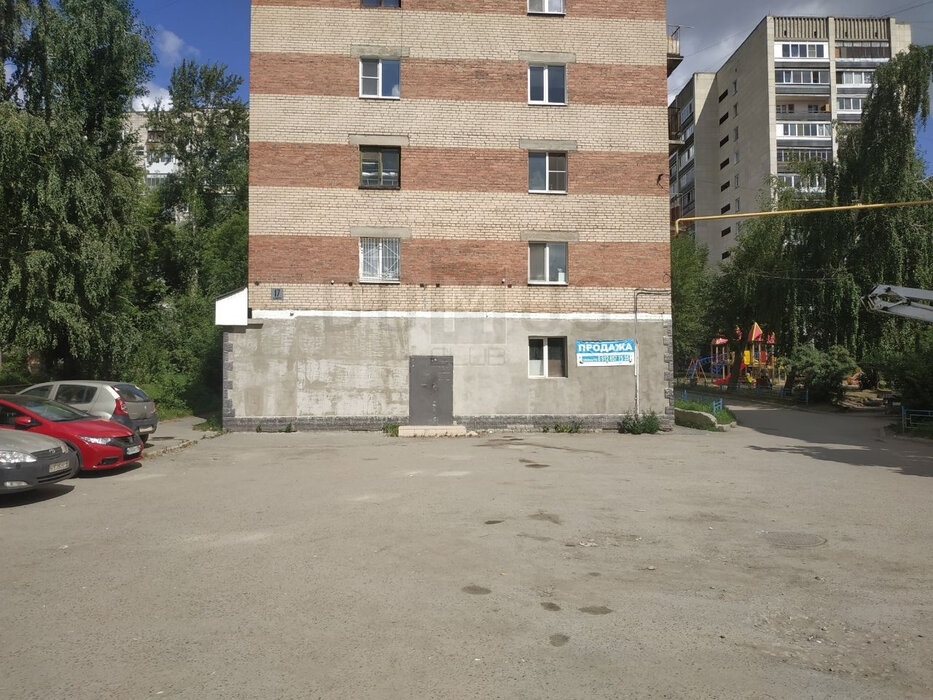 Екатеринбург, ул. Косарева, 17 (Химмаш) - фото торговой площади (1)