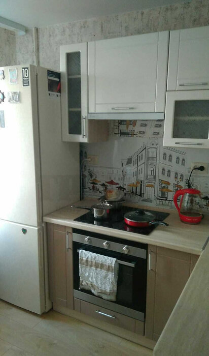 Екатеринбург, ул. Хрустальная, 51 (Синие Камни) - фото квартиры (1)
