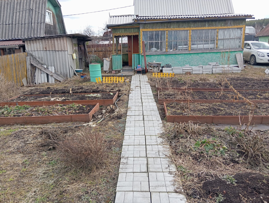 г. Нижний Тагил, СК Дзержинец,, ул. Свердлова, 137 (городской округ Нижний Тагил) - фото сада (1)