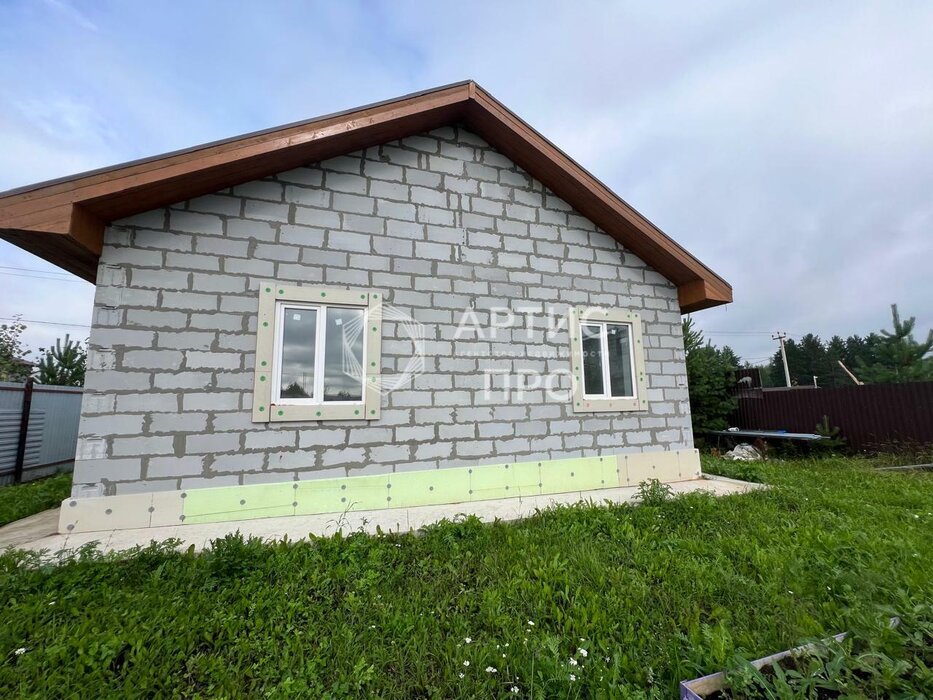 п. Становая, ул. Полевой,   (городской округ Березовский) - фото дома (2)