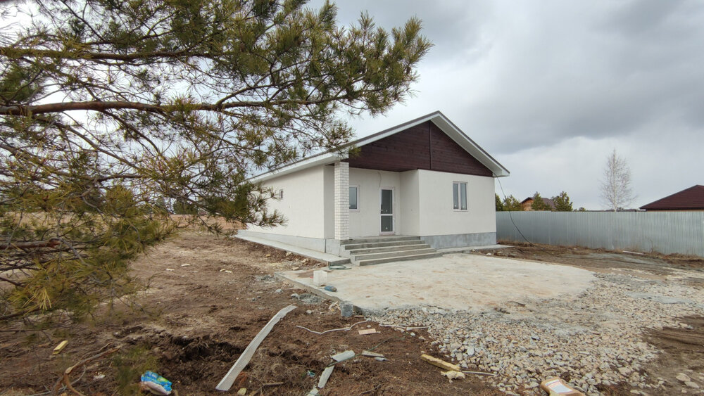 поселок городского типа Белоярский, ул. Лазурная, 11 (городской округ Белоярский) - фото дома (5)