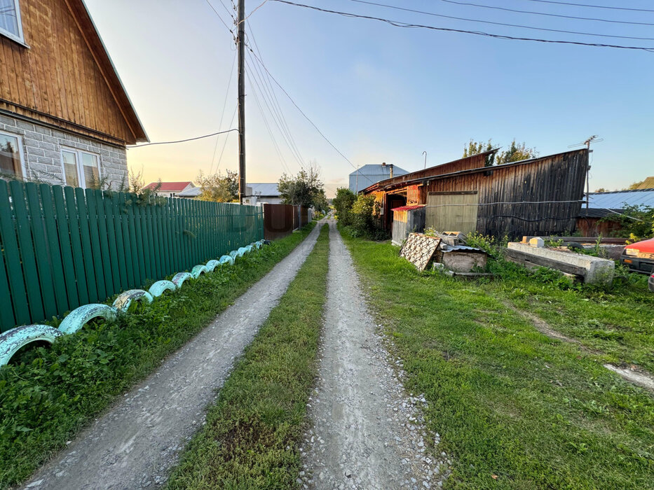 п. Кирпичный, к/с Южный (городской округ Среднеуральск) - фото сада (3)