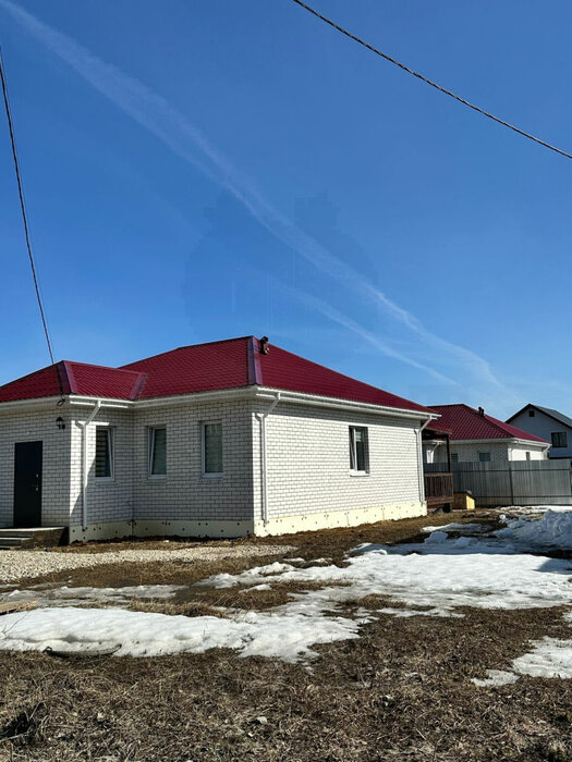 п. Прохладный, ул. Ягодная, 28 (городской округ Белоярский) - фото дома (2)