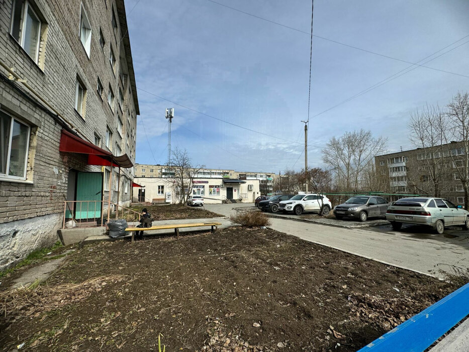 г. Артемовский, ул. Полярников, 29 (городской округ Артемовский) - фото квартиры (2)