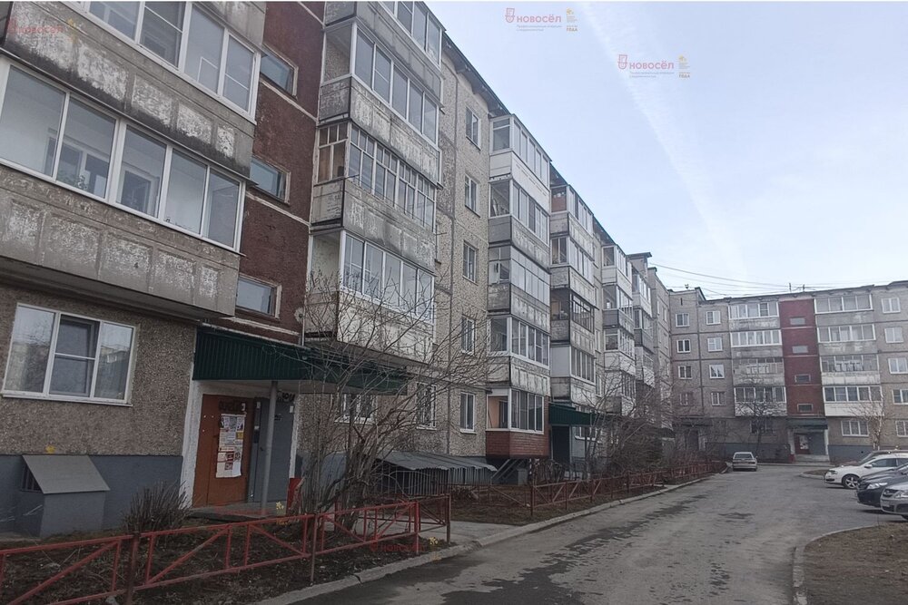 г. Первоуральск, ул. Трубников, 44 (городской округ Первоуральск) - фото квартиры (1)